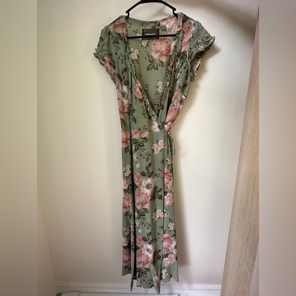 Reformation Gwyneth green floral wrap dress 🌸 🌱 - Picture 3 of 4